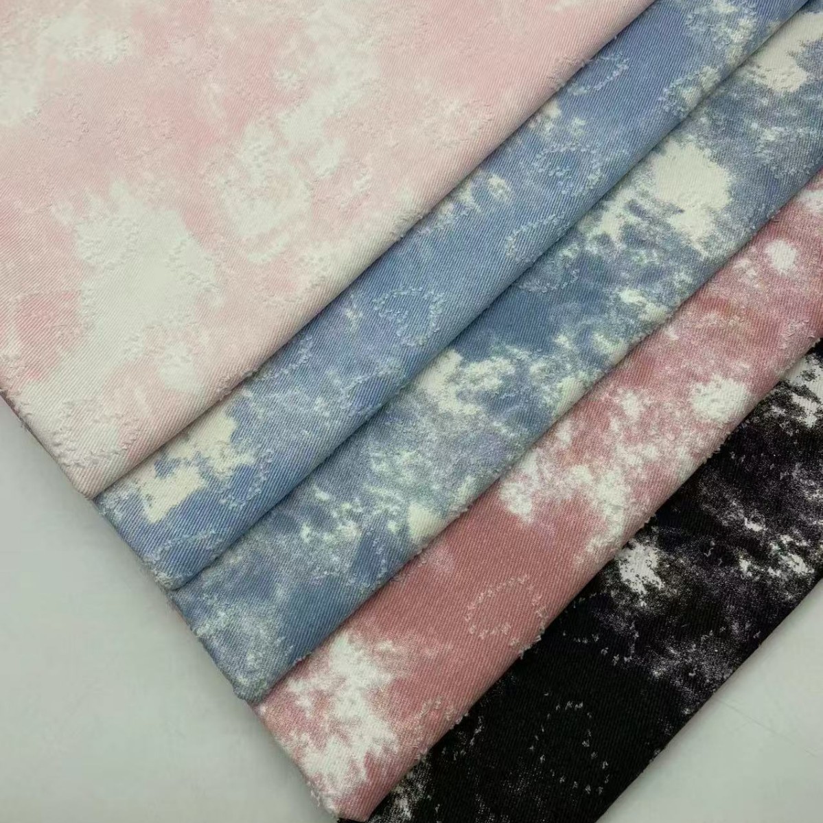 Sewing Tie Dye - Tessuto colorante per cravatta con nuvole