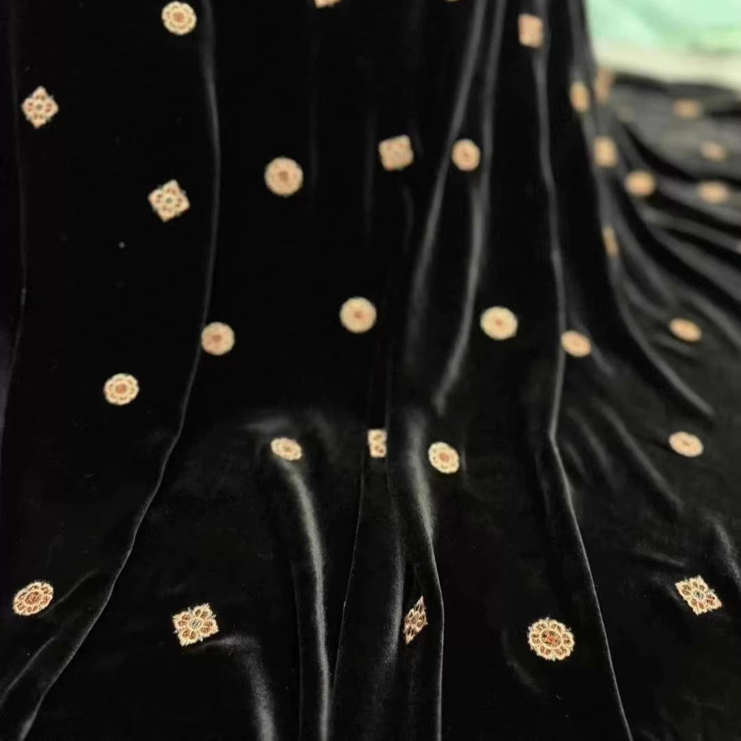 Tessuto in velluto di seta ric - Sewing Embroidery Fabric recensione e prezzo