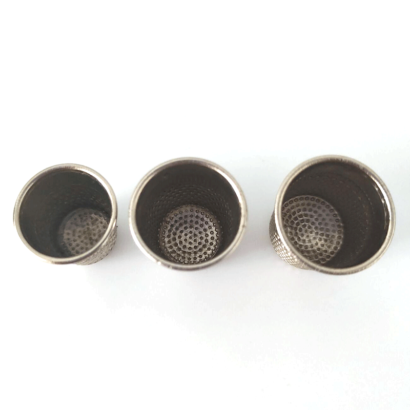 Ditali per dita in metallo di  - Sewing Thimble Metal recensione e prezzo